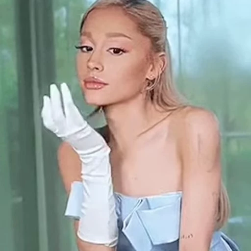 ♥️ Стикер «Ariana Grande» для Telegram