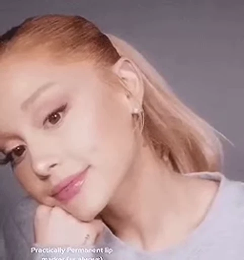 ♥️ Стикер «Ariana Grande» для Telegram