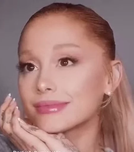 ♥️ Стикер «Ariana Grande» для Telegram
