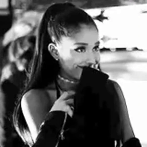 ♥️ Стикер «Ariana Grande» для Telegram