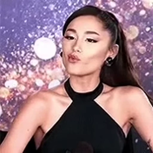 ♥️ Стикер «Ariana Grande» для Telegram