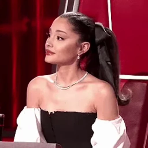 ♥️ Стикер «Ariana Grande» для Telegram