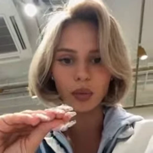 💅 Стикер «arigins» для Telegram
