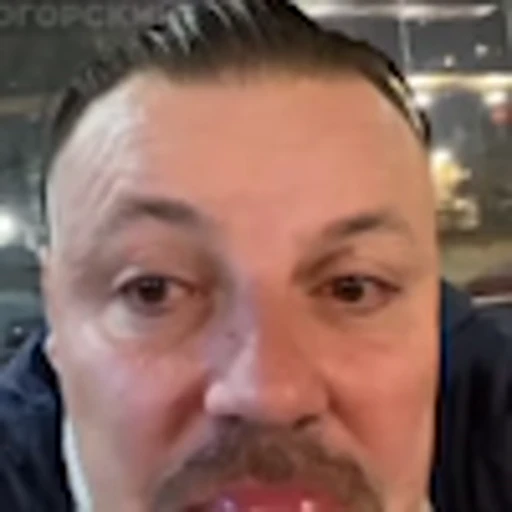 🤢 Эмодзи «Arnold Simonov» для Telegram