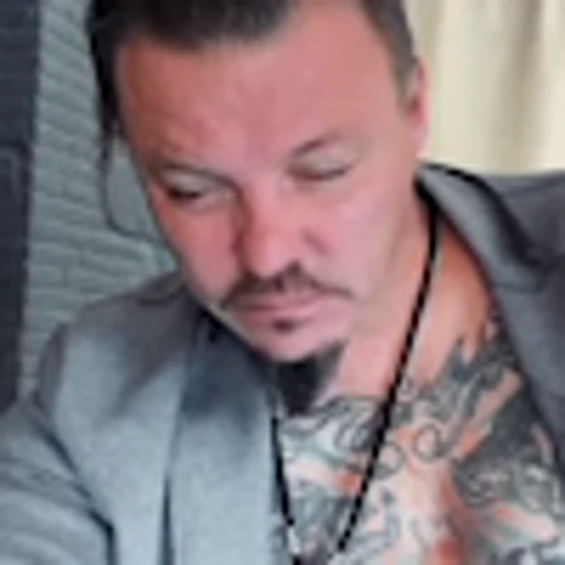 🙏 Эмодзи «Arnold Simonov» для Telegram