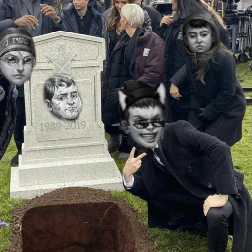 😢 Стикер «romochka i antonushka» для Telegram
