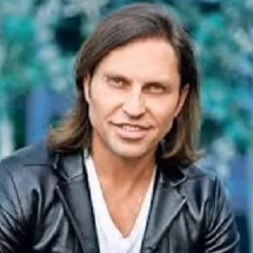 😁 Стикер «АРТУР ПИРОЖКОВ НАСТАВИТ МУЖУ РОЖКОВ» для Telegram
