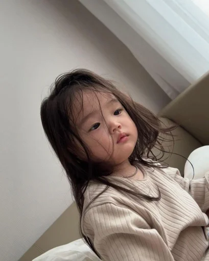 🦋 Стикер «Asian» для Telegram