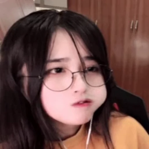 😐 Стикер «asian random» для Telegram