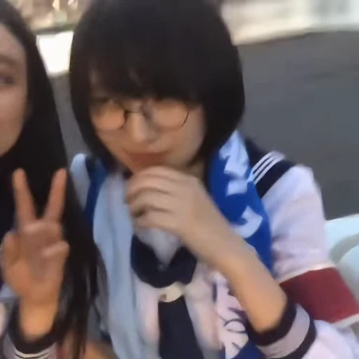 🤩 Стикер «atarashii gakkou» для Telegram