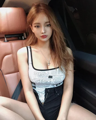 🌚 Стикер «hot girl» для Telegram
