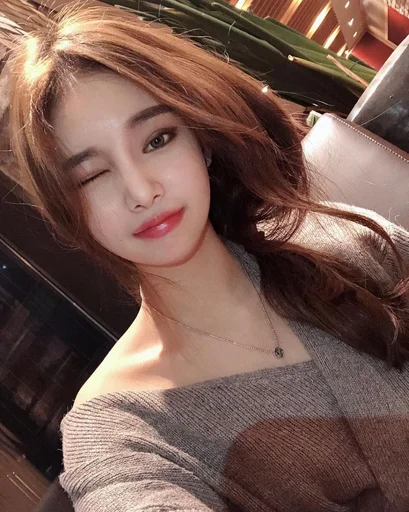 🌚 Стикер «hot girl» для Telegram