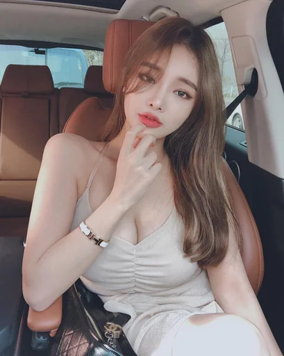 🌚 Стикер «hot girl» для Telegram