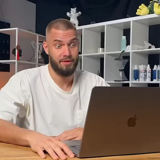 😐 Стикер «Антонов такой Антонов» для Telegram