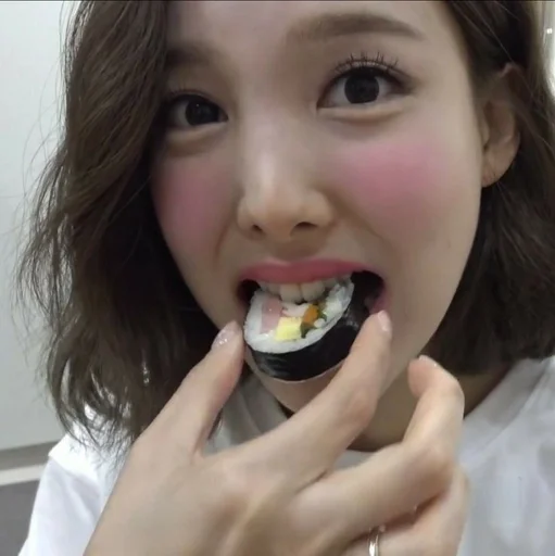 🤎 Стикер «nayeon» для Telegram