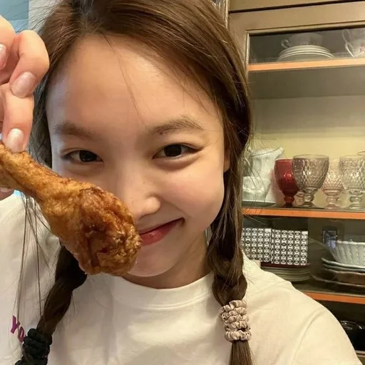 🤎 Стикер «nayeon» для Telegram