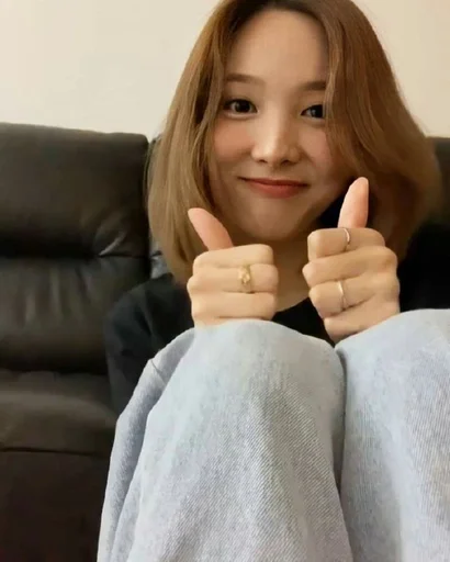 🤎 Стикер «nayeon» для Telegram