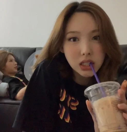 🤎 Стикер «nayeon» для Telegram