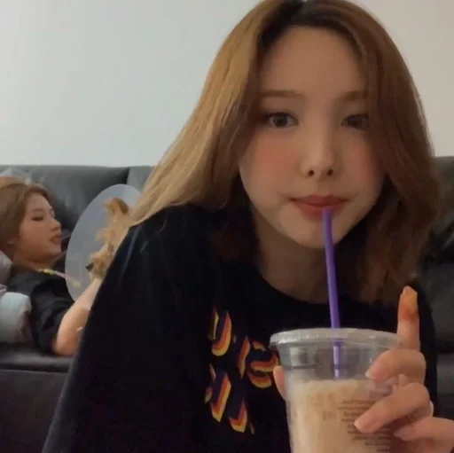 🤎 Стикер «nayeon» для Telegram