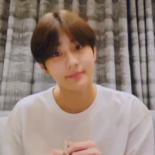 😡 Стикер «Lee Jongwoon» для Telegram