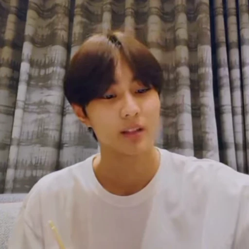 😘 Стикер «Lee Jongwoon» для Telegram