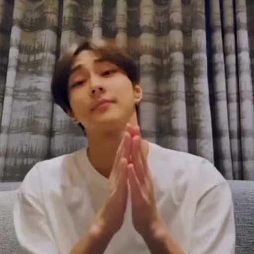 😝 Стикер «Lee Jongwoon» для Telegram