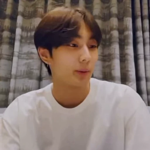 🥳 Стикер «Lee Jongwoon» для Telegram