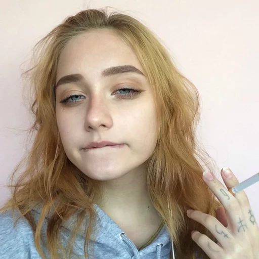 🇩🇪 Стикер «AYALUVSARA» для Telegram