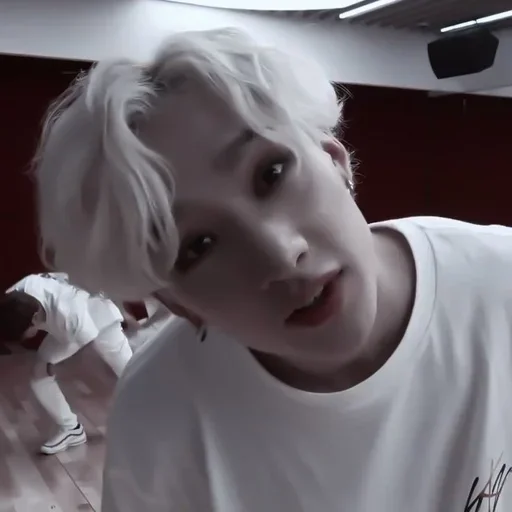 🥽 Стикер «channie» для Telegram