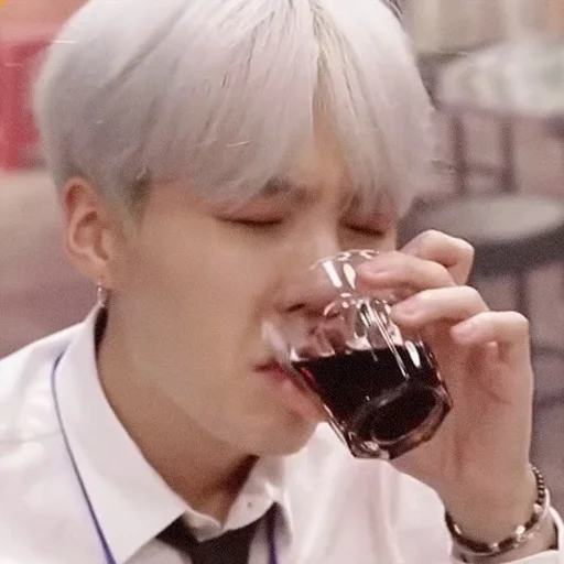 😬 Стикер «bts» для Telegram