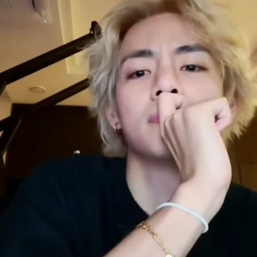 🐻 Стикер «kim taehyung bts» для Telegram