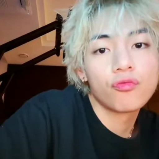 🐻 Стикер «kim taehyung bts» для Telegram