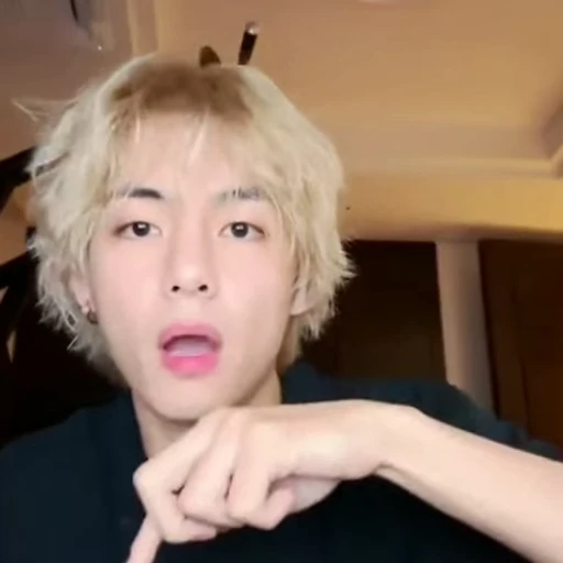🐻 Стикер «kim taehyung bts» для Telegram