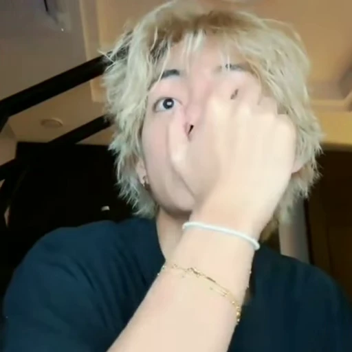 🐻 Стикер «kim taehyung bts» для Telegram