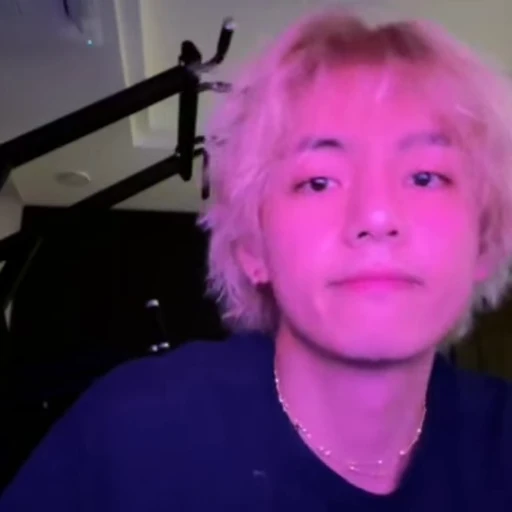 🐻 Стикер «kim taehyung bts» для Telegram