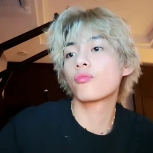 🐻 Стикер «kim taehyung bts» для Telegram