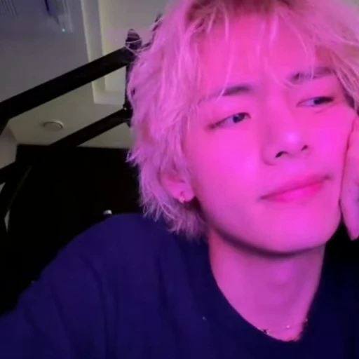 🐻 Стикер «kim taehyung bts» для Telegram
