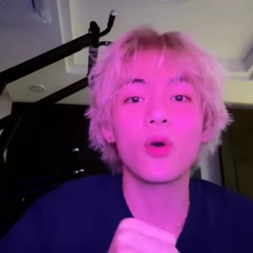 🐻 Стикер «kim taehyung bts» для Telegram