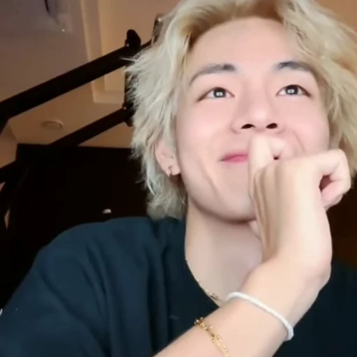 🐻 Стикер «kim taehyung bts» для Telegram