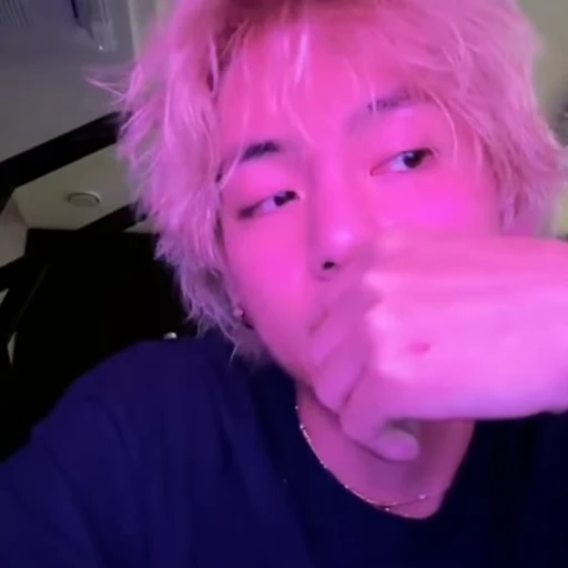 🐻 Стикер «kim taehyung bts» для Telegram