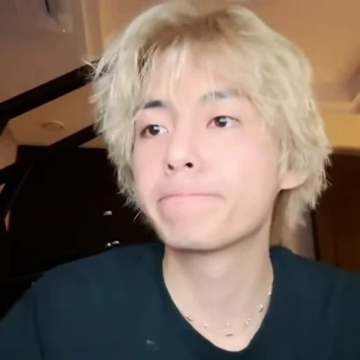 🐻 Стикер «kim taehyung bts» для Telegram