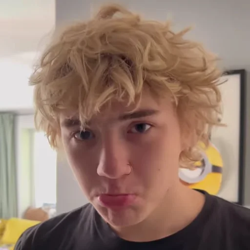 🥺 Стикер «я хотел - я сделял» для Telegram