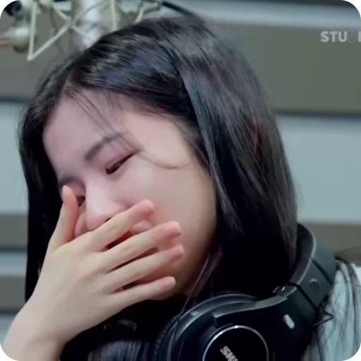 😭 Стикер «BA» для Telegram