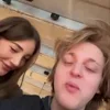 Стикер 25 Бэйби Мэло