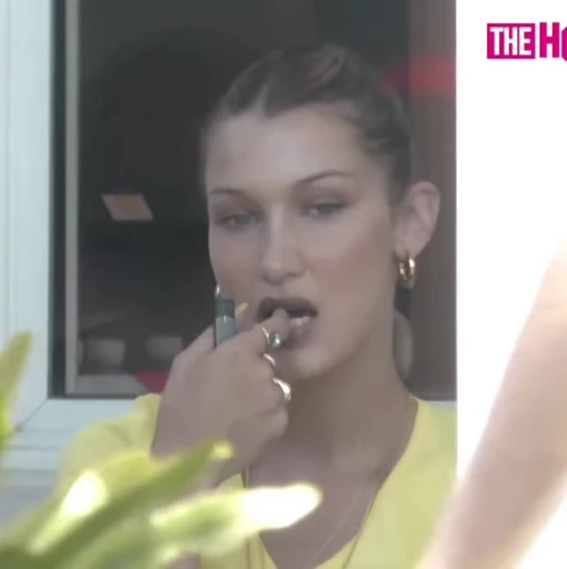🩵 Стикер «Bella Hadid Белла Хадид» для Telegram
