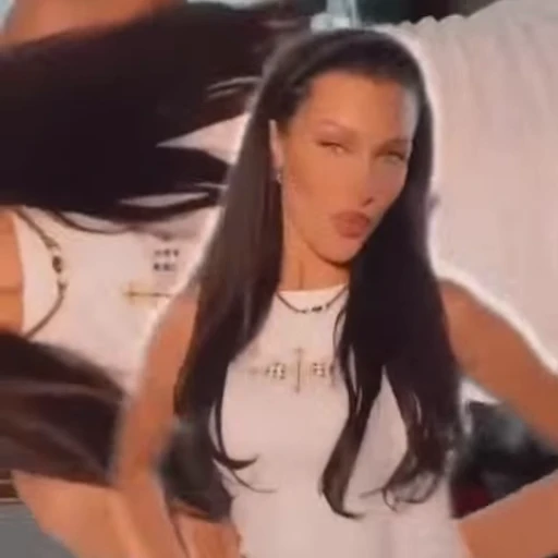 🩵 Стикер «Bella Hadid Белла Хадид» для Telegram