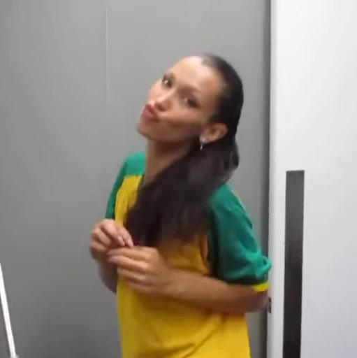 🩵 Стикер «Bella Hadid Белла Хадид» для Telegram