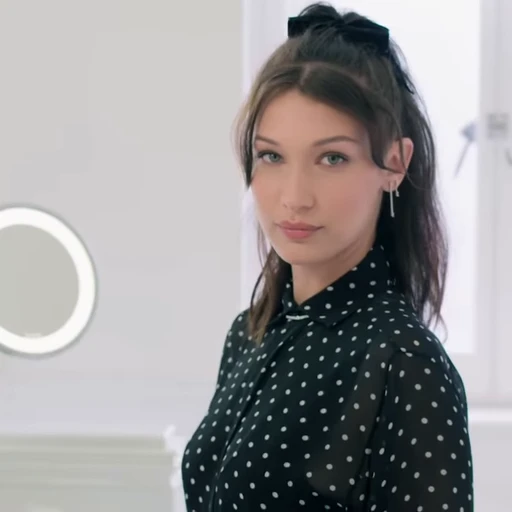 🩵 Стикер «Bella Hadid Белла Хадид» для Telegram
