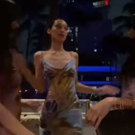 🩵 Стикер «Bella Hadid Белла Хадид» для Telegram