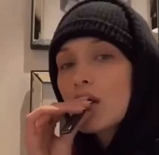 🩵 Стикер «Bella Hadid Белла Хадид» для Telegram